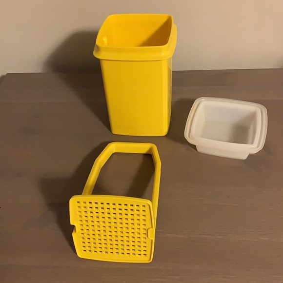 Tupperware Vintage “Pick-a-Deli” Pickle Container - Picture 7 of 7